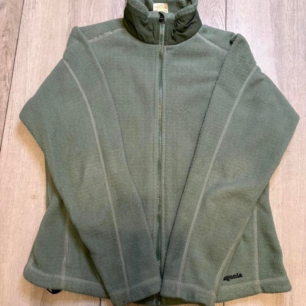 Vintage women's‎ Green Patagonia fleece jacket SIZE S